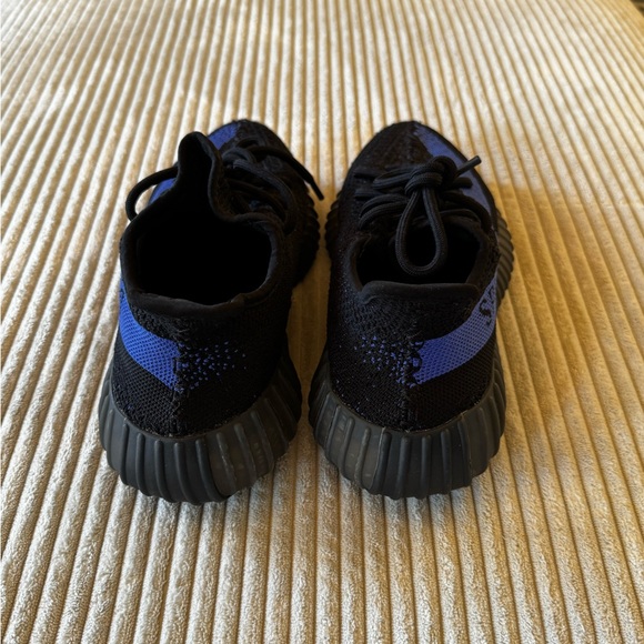 Adidas Yeezy 350 V2 Dazzling Blue - size 6.5 - Picture 4 of 6